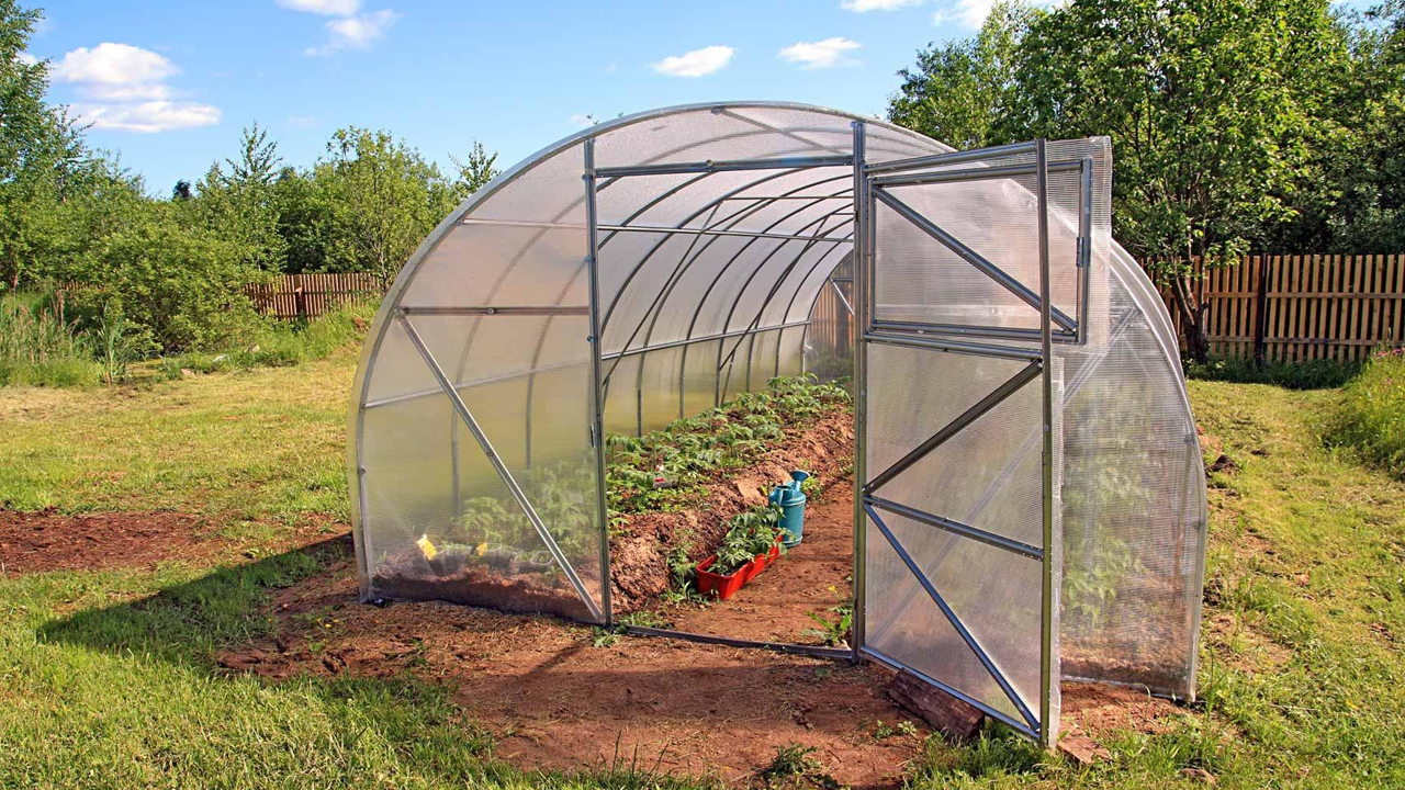 آموزش ساخت گلخانه با نایلون